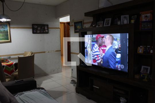 Sala de casa à venda com 3 quartos, 160m² em Parque Residencial Oratorio, São Paulo