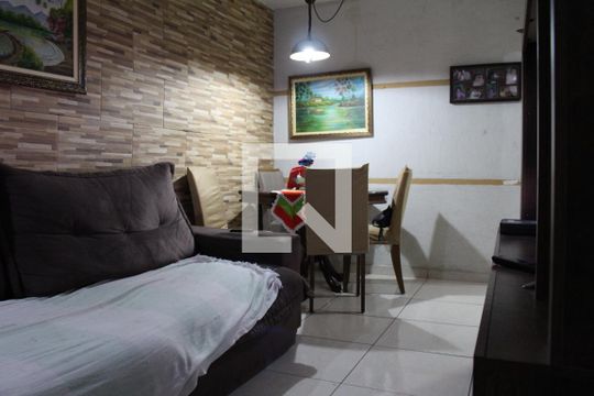 Sala de casa à venda com 3 quartos, 160m² em Parque Residencial Oratorio, São Paulo