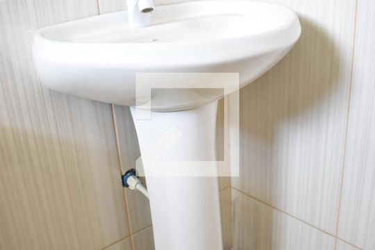 Pia de kitnet/studio para alugar com 1 quarto, 30m² em Campo Grande, Rio de Janeiro