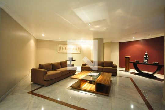 Hall social de apartamento à venda com 3 quartos, 178m² em Vila Suzana, São Paulo