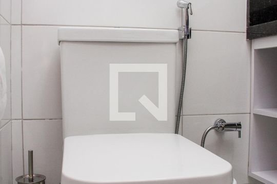 Banheiro Social - 1º Piso de casa de condomínio à venda com 4 quartos, 375m² em Lins de Vasconcelos, Rio de Janeiro