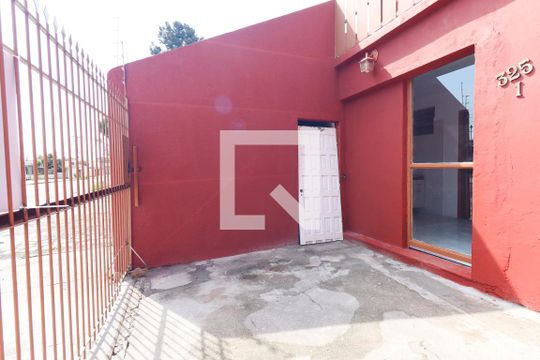Garagem de kitnet/studio para alugar com 1 quarto, 25m² em Boqueirão, Curitiba