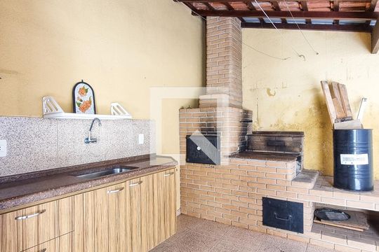Churrasqueira de casa para alugar com 3 quartos, 170m² em Jardim Topázio, São José dos Campos