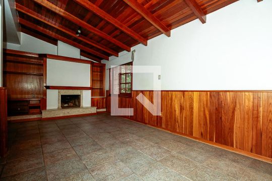 Sala de casa à venda com 3 quartos, 186m² em Ipanema, Porto Alegre