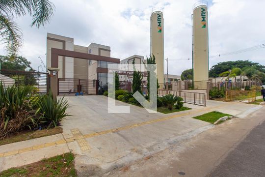 Fachada de apartamento para alugar com 2 quartos, 44m² em Jansen, Gravataí