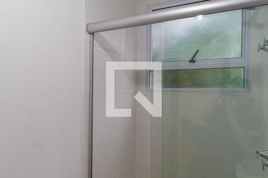 Banheiro de apartamento para alugar com 2 quartos, 44m² em Jansen, Gravataí