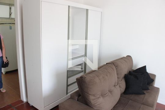 Kitnet de apartamento para alugar com 1 quarto, 57m² em Centro, São Vicente