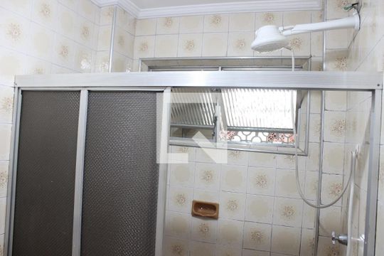 Banheiro de apartamento para alugar com 1 quarto, 57m² em Centro, São Vicente