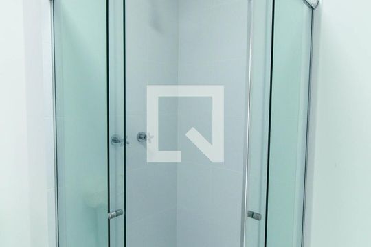 Banheiro de apartamento para alugar com 1 quarto, 28m² em Belenzinho, São Paulo