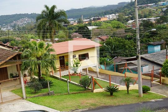 Vista Quarto 1 de casa à venda com 3 quartos, 300m² em Operário, Novo Hamburgo