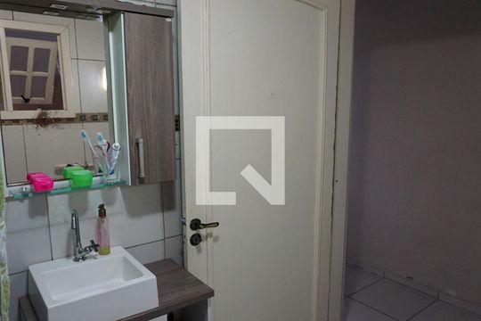 Casa anexa Banheiro de casa à venda com 3 quartos, 300m² em Operário, Novo Hamburgo