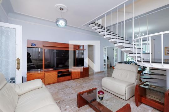 Sala de casa à venda com 4 quartos, 230m² em Tijuca, Rio de Janeiro