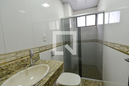 Banheiro de apartamento para alugar com 3 quartos, 85m² em Sagrada Família, Belo Horizonte