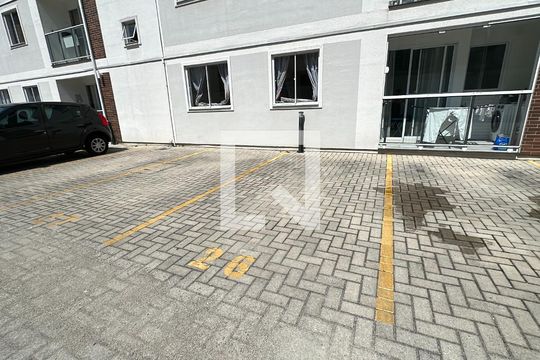 Garagem de apartamento para alugar com 2 quartos, 46m² em Weissópolis, Pinhais