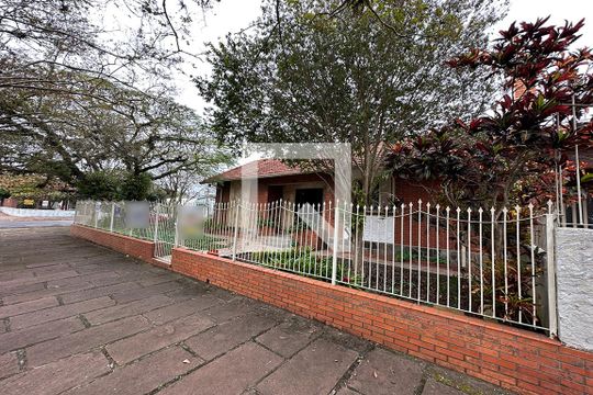 Fachada de casa à venda com 2 quartos, 240m² em Cristo Rei, São Leopoldo