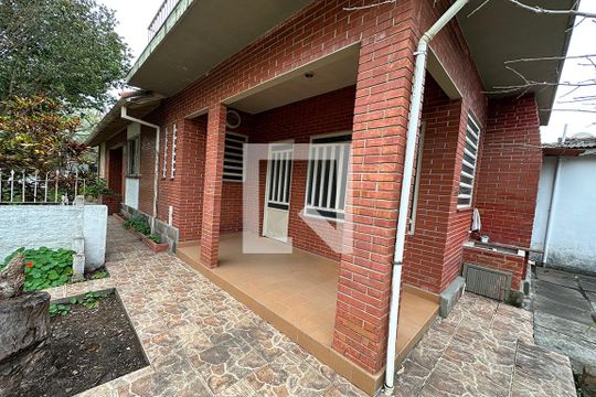 Área Externa de casa à venda com 2 quartos, 240m² em Cristo Rei, São Leopoldo