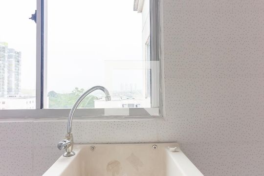 Área de Serviço  de apartamento para alugar com 2 quartos, 40m² em São Pedro, Osasco