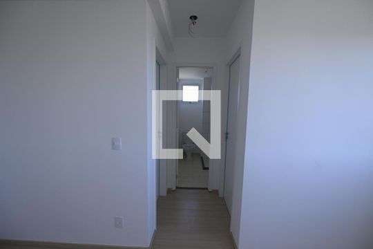Corredor de apartamento à venda com 2 quartos, 55m² em Residencial Bethel, Goiânia