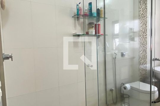 Banheiro da Suíte 1 de casa de condomínio à venda com 5 quartos, 700m² em Alphaville, Santana de Parnaíba
