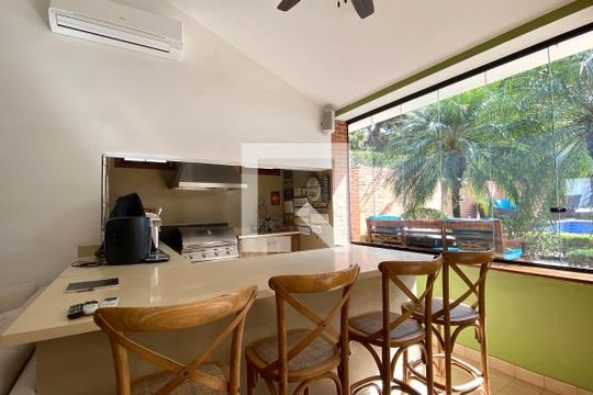 Área comum de casa de condomínio à venda com 5 quartos, 700m² em Alphaville, Santana de Parnaíba