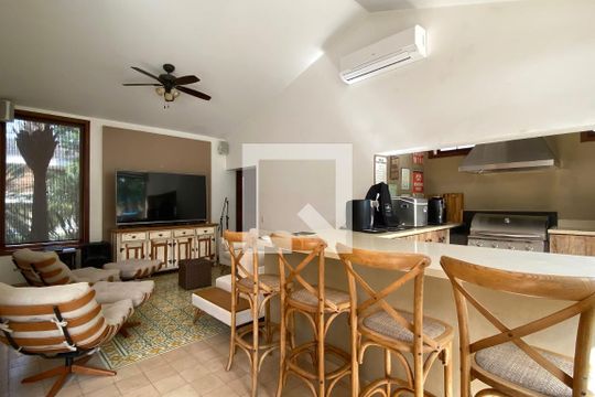 Área comum de casa de condomínio à venda com 5 quartos, 700m² em Alphaville, Santana de Parnaíba
