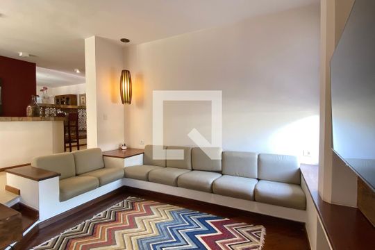Casa de Condomínio à venda com 5 quartos, 700m² em Alphaville, Santana de Parnaíba