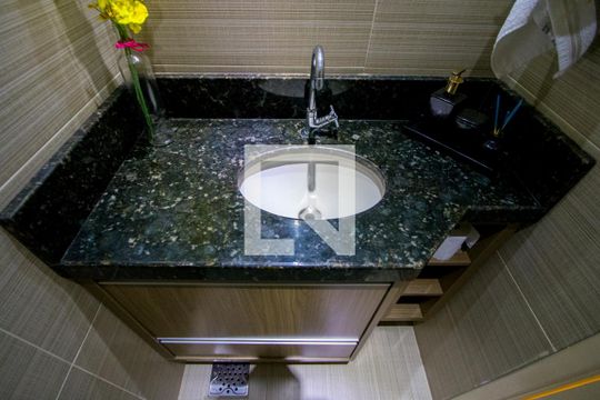 Lavabo de apartamento à venda com 3 quartos, 132m² em Vila Assunção, Santo André