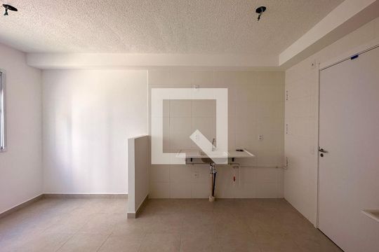 Sala/Cozinha de apartamento à venda com 2 quartos, 33m² em Vila Socorro, São Paulo