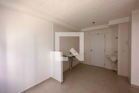 Sala/Cozinha de apartamento à venda com 2 quartos, 33m² em Vila Socorro, São Paulo