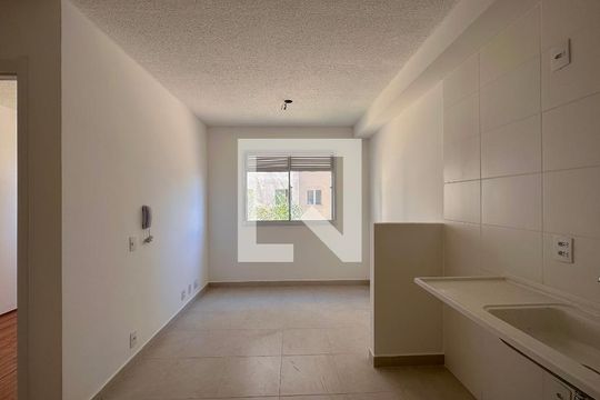 Sala/Cozinha de apartamento à venda com 2 quartos, 33m² em Vila Socorro, São Paulo