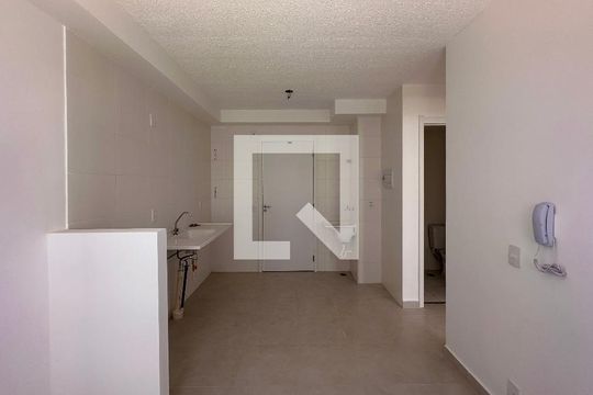 Sala/Cozinha de apartamento à venda com 2 quartos, 33m² em Vila Socorro, São Paulo