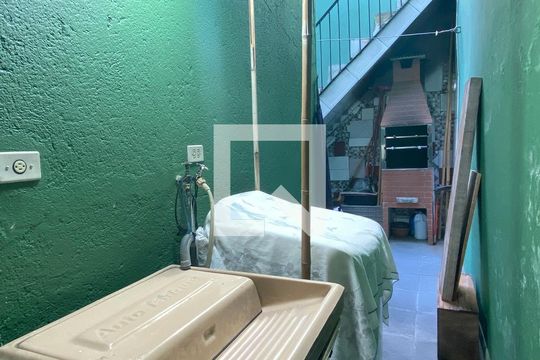 Área de Serviço de casa à venda com 3 quartos, 250m² em Jardim Esperança, Barueri