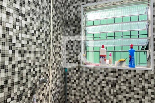 Banheiro 1 de casa à venda com 3 quartos, 250m² em Jardim Esperança, Barueri