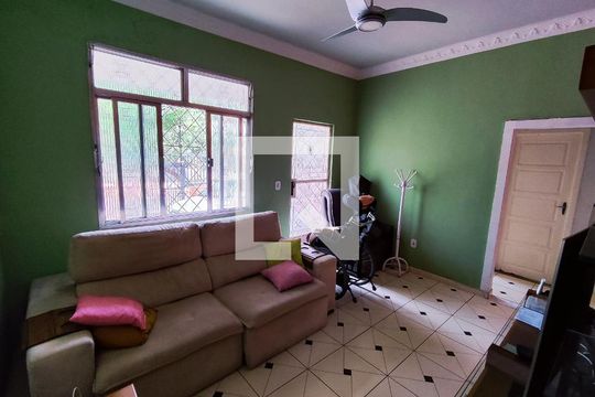 Casa à venda com 4 quartos, 450m² em Encantado, Rio de Janeiro