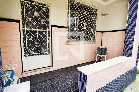 Área Externa de casa à venda com 4 quartos, 450m² em Encantado, Rio de Janeiro