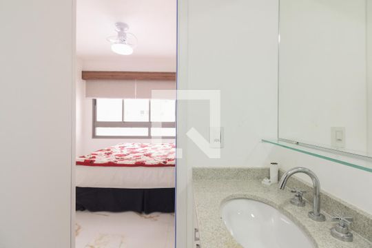 Banheiro de kitnet/studio para alugar com 1 quarto, 26m² em Tatuapé, São Paulo