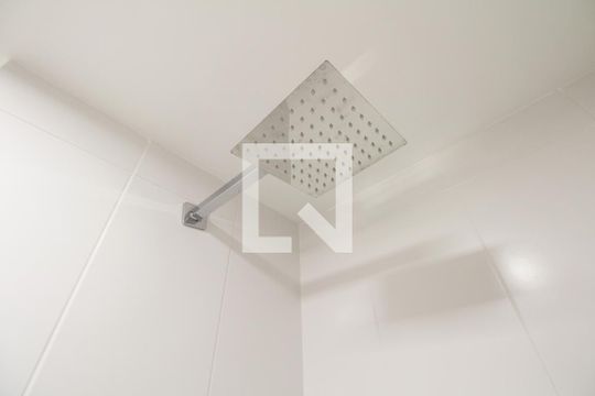 Banheiro de kitnet/studio para alugar com 1 quarto, 26m² em Tatuapé, São Paulo