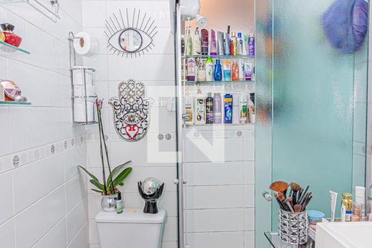 Banheiro de apartamento à venda com 2 quartos, 60m² em Limão, São Paulo