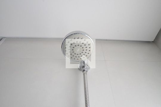 Banheiro de apartamento para alugar com 1 quarto, 40m² em Presidente Altino, Osasco