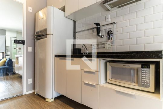 Cozinha de kitnet/studio para alugar com 1 quarto, 26m² em Campos Elíseos, São Paulo
