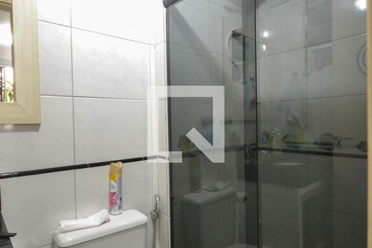 Banheiro do Quarto 2 de apartamento para alugar com 2 quartos, 55m² em Vila Dagmar, Belford Roxo