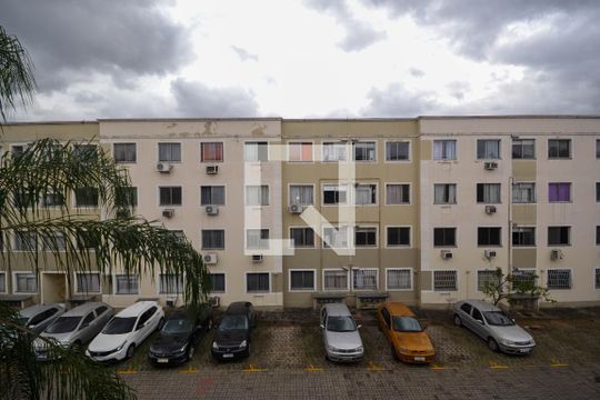 Vista da Sala  de apartamento para alugar com 2 quartos, 55m² em Vila Dagmar, Belford Roxo