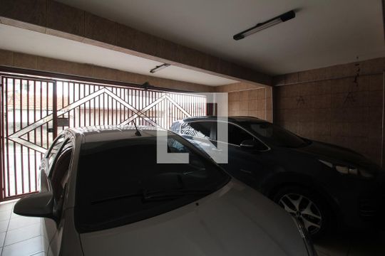 Garagem de casa à venda com 2 quartos, 90m² em Burgo Paulista, São Paulo
