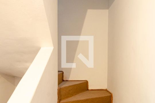 Escada de casa à venda com 4 quartos, 175m² em Parque Jabaquara, São Paulo