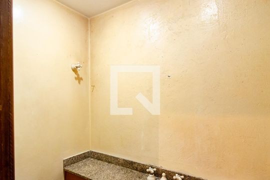 Lavabo de casa à venda com 4 quartos, 175m² em Parque Jabaquara, São Paulo