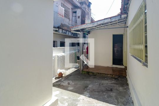 Quintal de casa à venda com 2 quartos, 65m² em Vila Babilonia, São Paulo