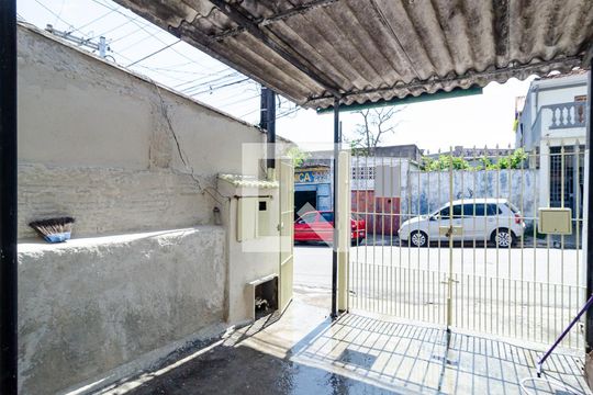 Garagem de casa à venda com 2 quartos, 65m² em Vila Babilonia, São Paulo