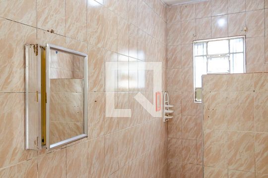 Banheiro Social de casa à venda com 2 quartos, 65m² em Vila Babilonia, São Paulo