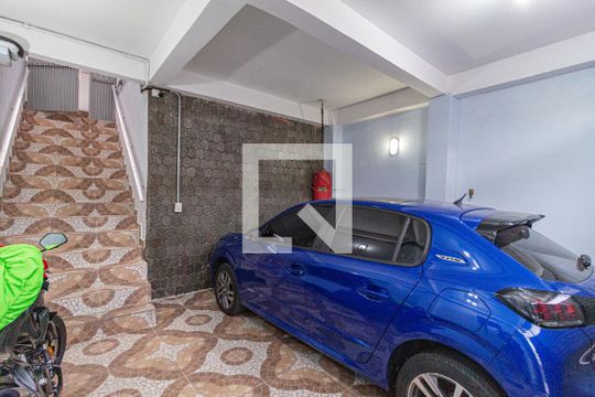 Garagem de casa à venda com 3 quartos, 196m² em Vila Yolanda, Osasco