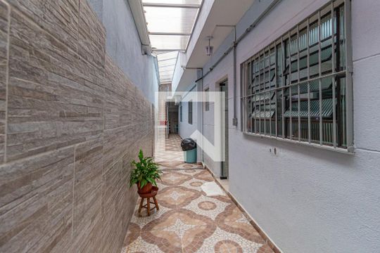 Corredor de casa à venda com 3 quartos, 196m² em Vila Yolanda, Osasco
